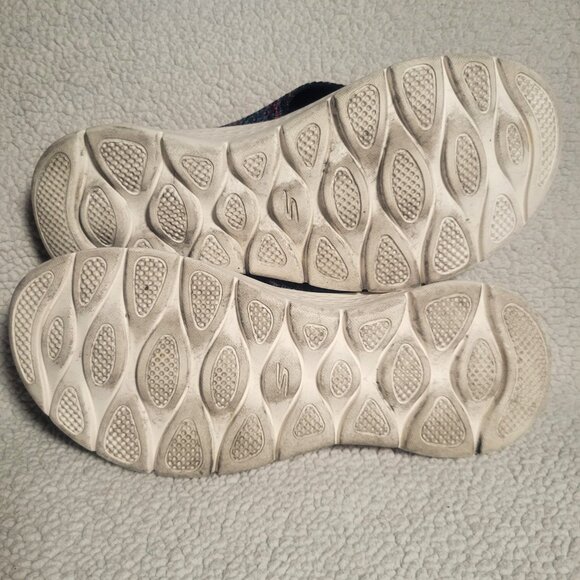 Women’s Gowalk Flex Invoke Flip-Flop Sandals - Black/Blue Multi Strap - Size 9 - Picture 8 of 9